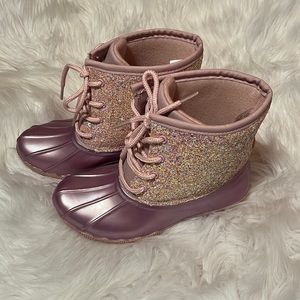 Girls size 3 Adrienne Vittadini Duck Boots